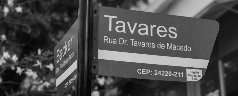 Placa da Rua Tavares