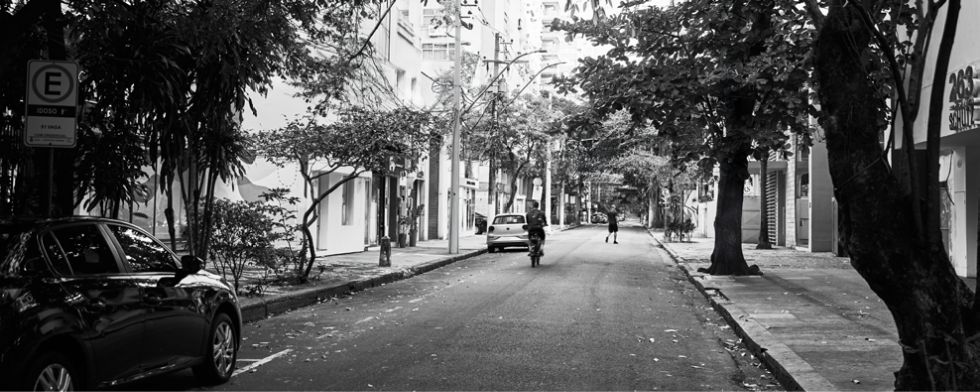 Calçadão arborizado